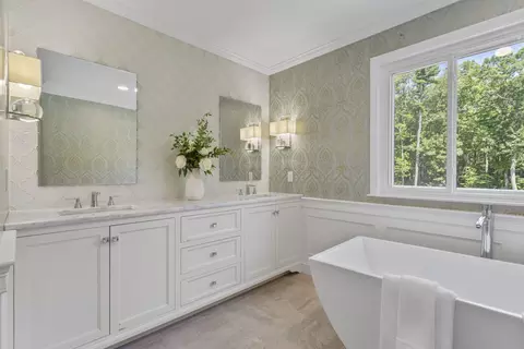 Bath - 21 Bear Path, Hampton, NH 03842 photo 1 of 3