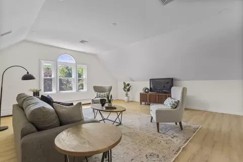 Living - 21 Bear Path, Hampton, NH 03842 photo 10 of 12