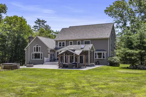Exterior - 21 Bear Path, Hampton, NH 03842 photo 10 of 11