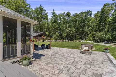 Exterior - 21 Bear Path, Hampton, NH 03842 photo 8 of 11