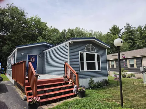 82 Gooseberry Cir, Rochester, NH 03867