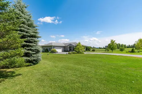 25 Mansfield View Dr, Georgia, VT 05478
