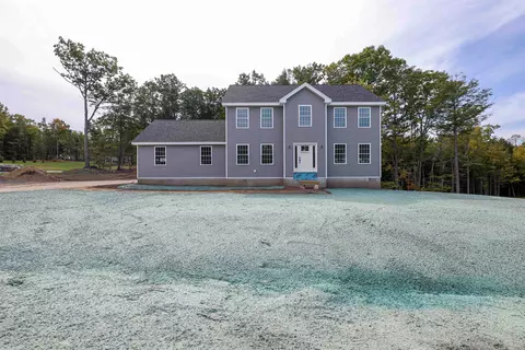 8 Blaisdell Ct, Raymond, NH 03077