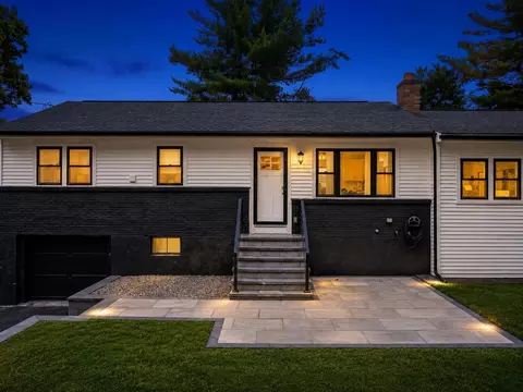 11 Hanson Ave, Salem, NH 03079