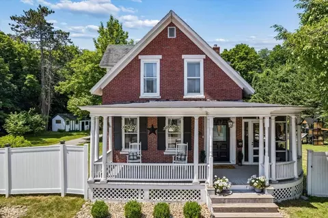 29 Tremont St, Boscawen, NH 03303