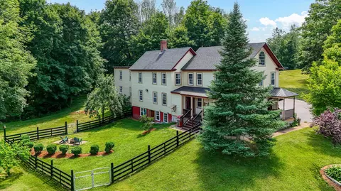 330 Knox Marsh Rd, Madbury, NH 03823