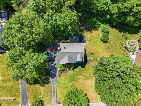 View/Area - 9 Hawk Dr, Salem, NH 03079 photo 2 of 4