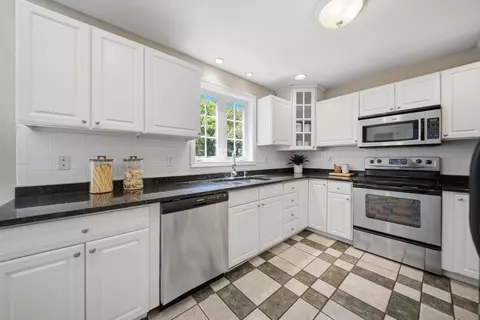 Kitchen - 9 Hawk Dr, Salem, NH 03079 photo 4 of 4
