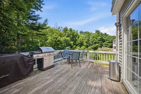 Exterior - 9 Hawk Dr, Salem, NH 03079 photo 4 of 8