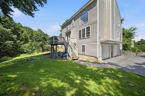 Exterior - 9 Hawk Dr, Salem, NH 03079 photo 3 of 8