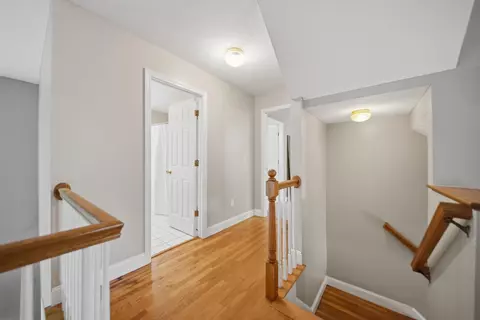 Entry Way - 9 Hawk Dr, Salem, NH 03079 photo 5 of 9