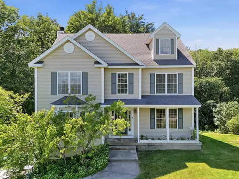 9 Hawk Dr, Salem, NH 03079
