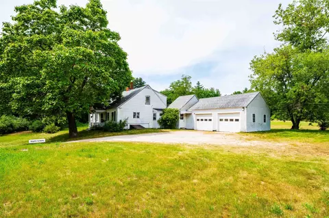 4 Whitehouse Rd, Rochester, NH 03867