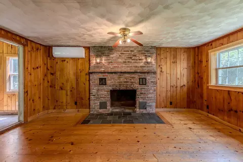 Living - 253 Perkins Rd, Rupert, VT 05776 photo 7 of 8
