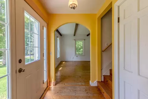 Entry Way - 253 Perkins Rd, Rupert, VT 05776 photo 2 of 5