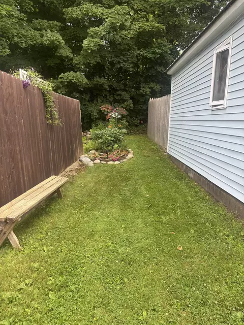 35 Water St, Epping, NH 03042 photo 22