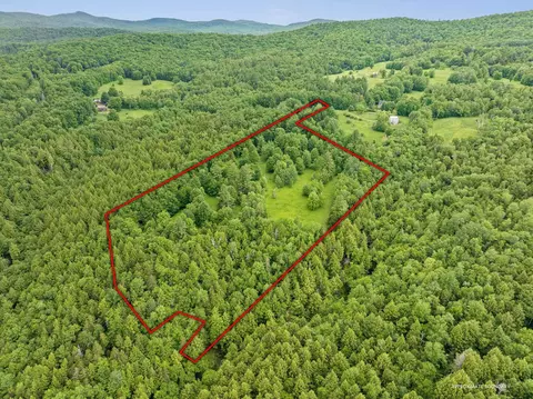 1 Old Bridgewater Hill Rd, Bridgewater, VT 05035
