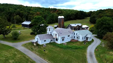 957 Pleasant Valley Rd, Benson, VT 05743