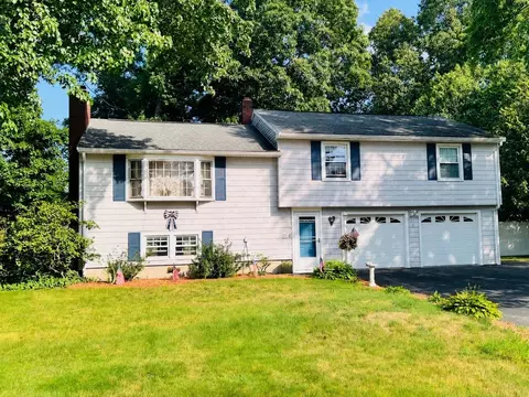 21 Elmwood Ave, Salem, NH 03079