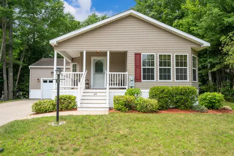48 Blair Dr, Rochester, NH 03868