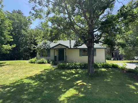 12 Old Town Rd, Hill, NH 03243