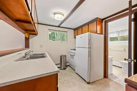 140 Alpstrausse, Intervale, NH 03845 photo 4