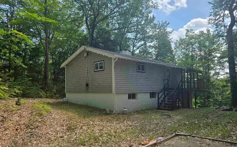 140 Alpstrausse, Intervale, NH 03845