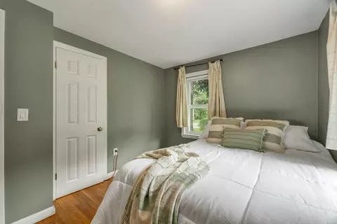 Bedroom - 180 E Main St, Hampstead, NH 03826 photo 5 of 6