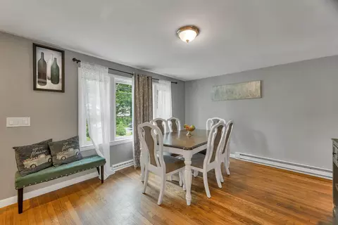 Dining - 180 E Main St, Hampstead, NH 03826 photo 2 of 3
