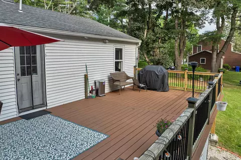 Exterior - 180 E Main St, Hampstead, NH 03826 photo 8 of 17