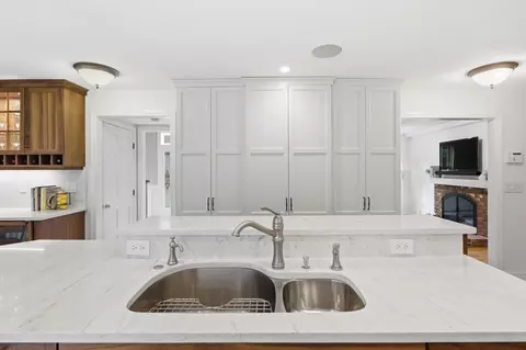 Kitchen - 8 Bear Hill Rd, Windham, NH 03087 photo 6 of 11