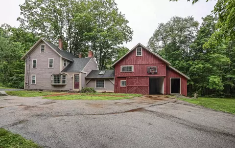 3 Depot St, New Boston, NH 03070