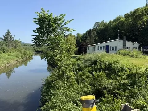 13 Center Hill Rd, Albany, VT 05820
