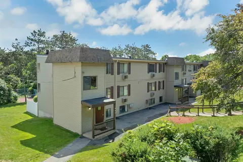41 Treetop Cir #32, Laconia, NH 03246