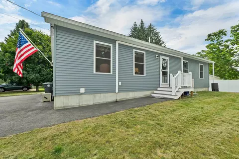 3 Carver St, Franklin, NH 03235