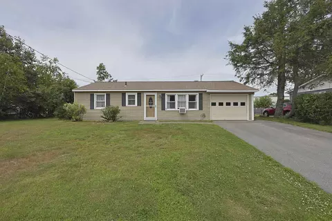 53 Kelwyn Dr, Somersworth, NH 03878