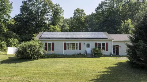 100 Riverside Ln, Royalton, VT 05068