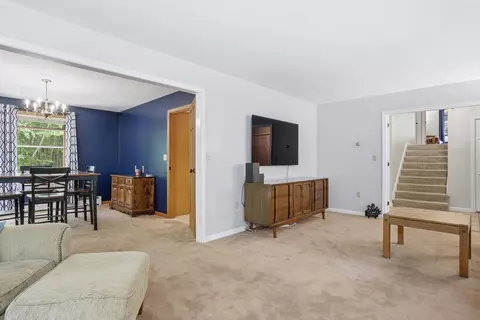 Living - 17 Tonga Dr, Bow, NH 03304 photo 3 of 5