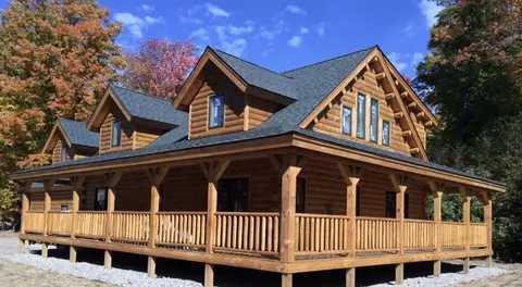 4 Boyle St, Lincoln, NH 03251