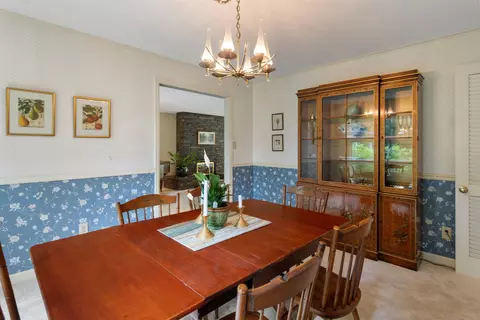 Dining - 49 Shady Ln, Williston, VT 05495 photo 3 of 3