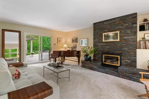 Living - 49 Shady Ln, Williston, VT 05495 photo 1 of 7