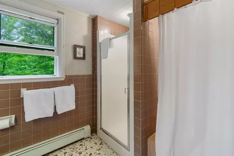 Bath - 49 Shady Ln, Williston, VT 05495 photo 5 of 5