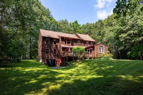 Exterior - 6 Gas Light Ln, Kensington, NH 03833 photo 5 of 9