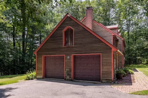 Exterior - 6 Gas Light Ln, Kensington, NH 03833 photo 4 of 9