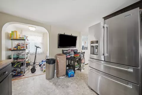 Entry Way - 30 Harris Rd, Windham, NH 03087 photo 5 of 5