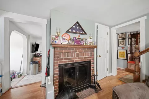 Entry Way - 30 Harris Rd, Windham, NH 03087 photo 2 of 5