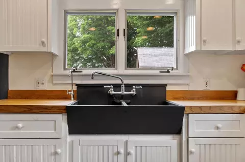 Kitchen - 88 Post Rd, North Hampton, NH 03862 photo 3 of 4