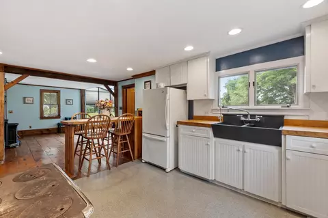 Kitchen - 88 Post Rd, North Hampton, NH 03862 photo 2 of 4
