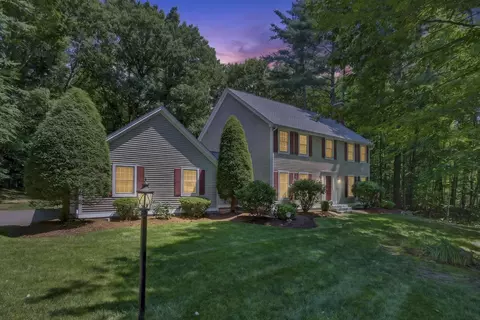 83 Rosewell Rd, Bedford, NH 03110