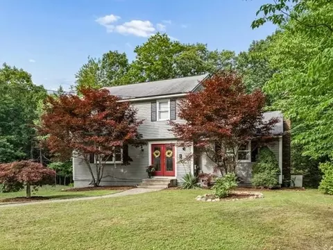 21 Nathaniel Dr, Amherst, NH 03031